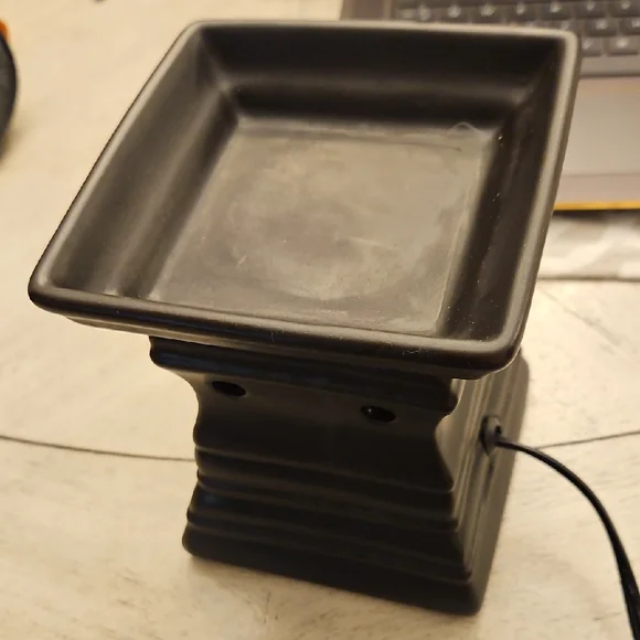 Black Electric Wax Warmer by Harmony Brands - Picture 1 of 4
